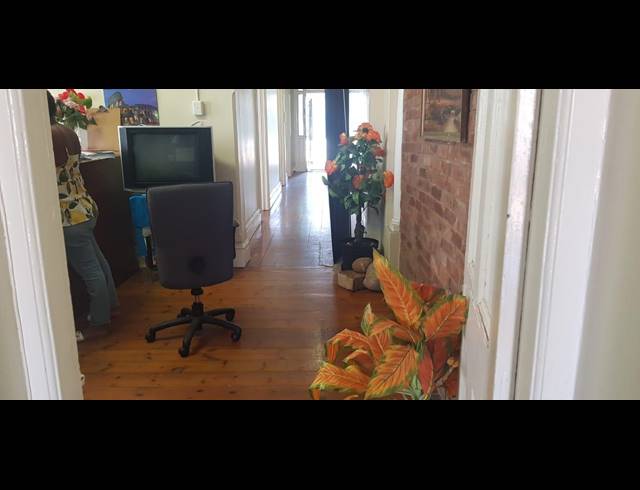 736M² OFFICE FOR SALE IN GLENWOOD